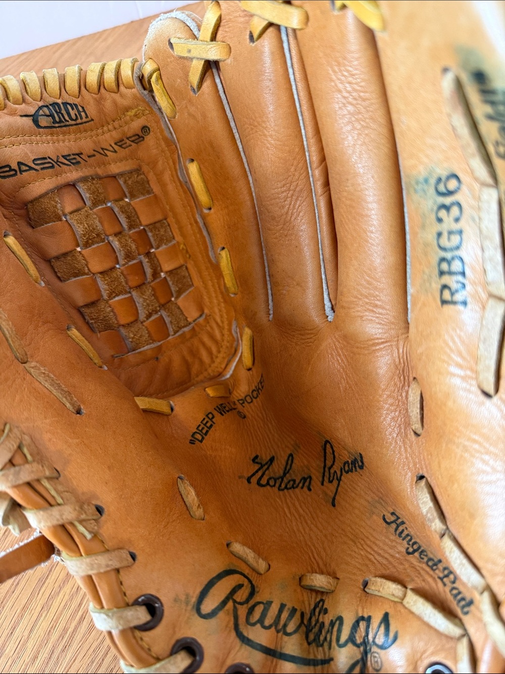 Rawlings Tan Leather Baseball Glove with Basket Web
